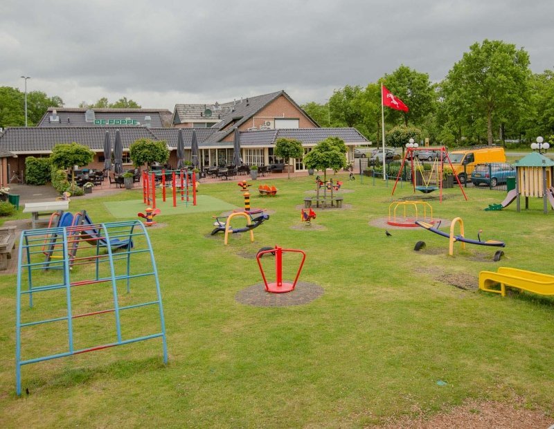 Buiten spelen camping de poppe 5
