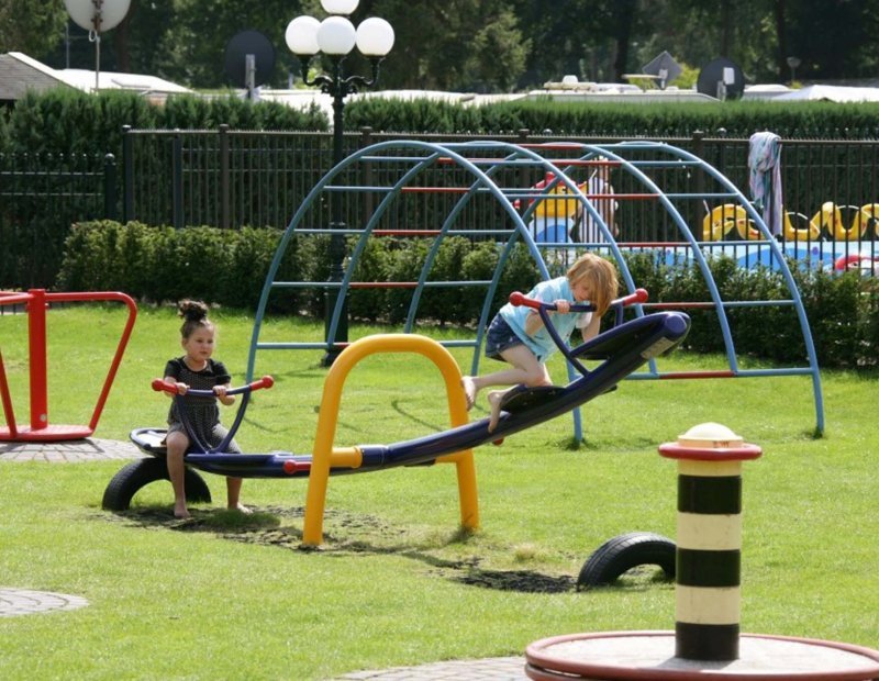 Buiten spelen camping de poppe 7